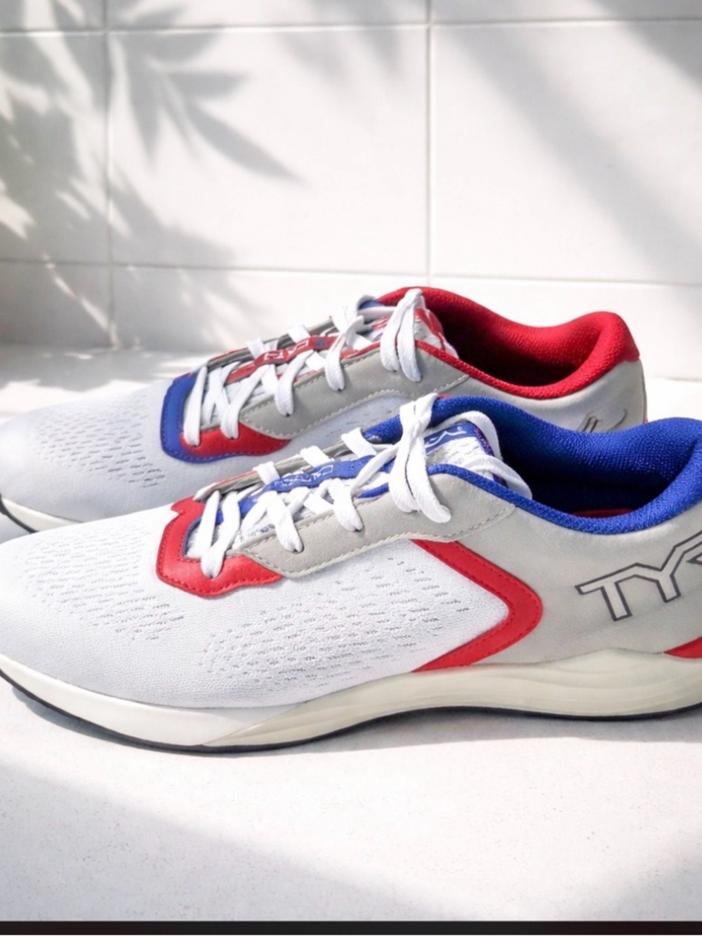 TYR CXT-1 Trainer White Red Blue NEW Men’s 11 Cross Training Shoes
